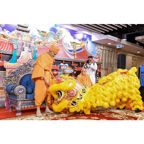 Mahant Swami Maharaj continued his tireless travels around the world to nourish spiritual aspirants with his universal Vedic wisdom. In 2018, he visited several countries, including Singapore, Australia, New Zealand, Hong Kong and Thailand.