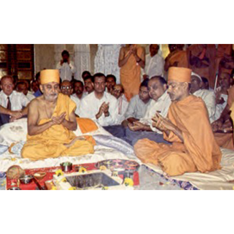 Mahant Swami accompanied His Holiness Pramukh Swami Maharaj in 1995 during the inauguration of Neasden Temple in London, the first traditional Hindu mandir outside of India. 