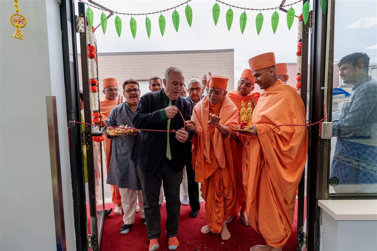 Prasad Pravesh Ceremony of BAPS Shri Swaminarayan Mandir